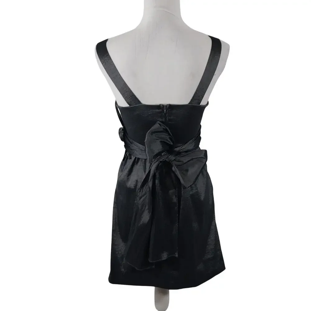 NWT! ALYN PAIGE, N.Y.! DOVE GRAY RAW SATIN, PLEAT FRONT, ROSETTE DRESS! SZ 3/4 - Picture 5 of 9